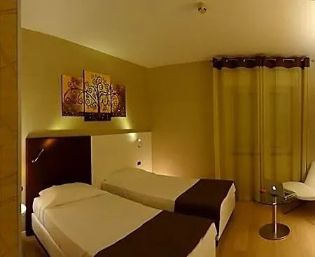 Incontro Hotel 4*